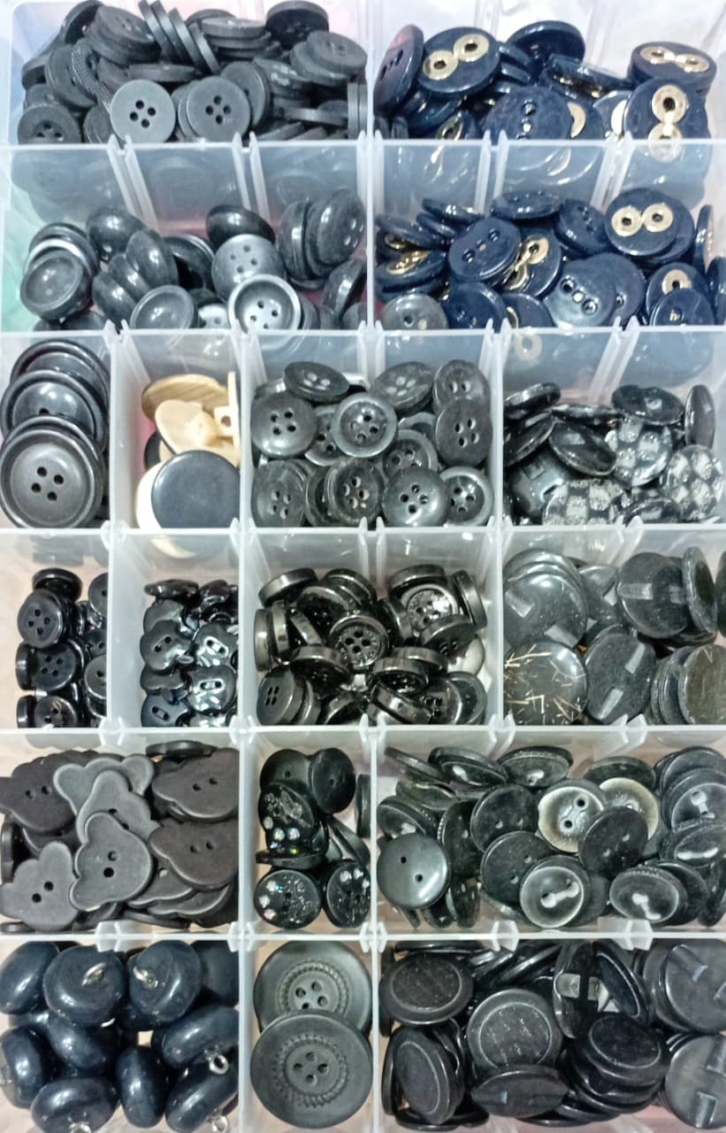 black buttons